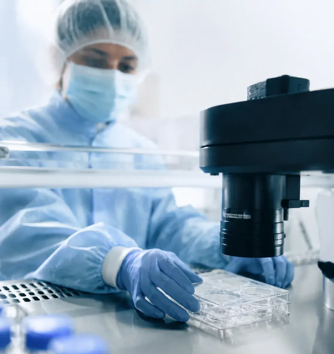 Laboratorio de LYRACELL donde se prepara la terapia celular específica según el tejido a tratar